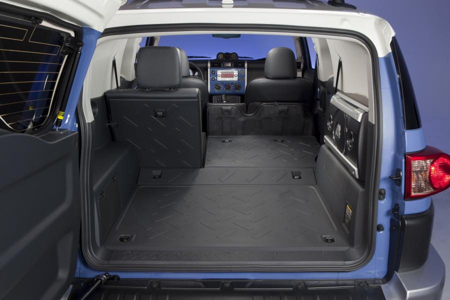  Toyota FJ Cruiser 2012 года  (фото 14 из 44)